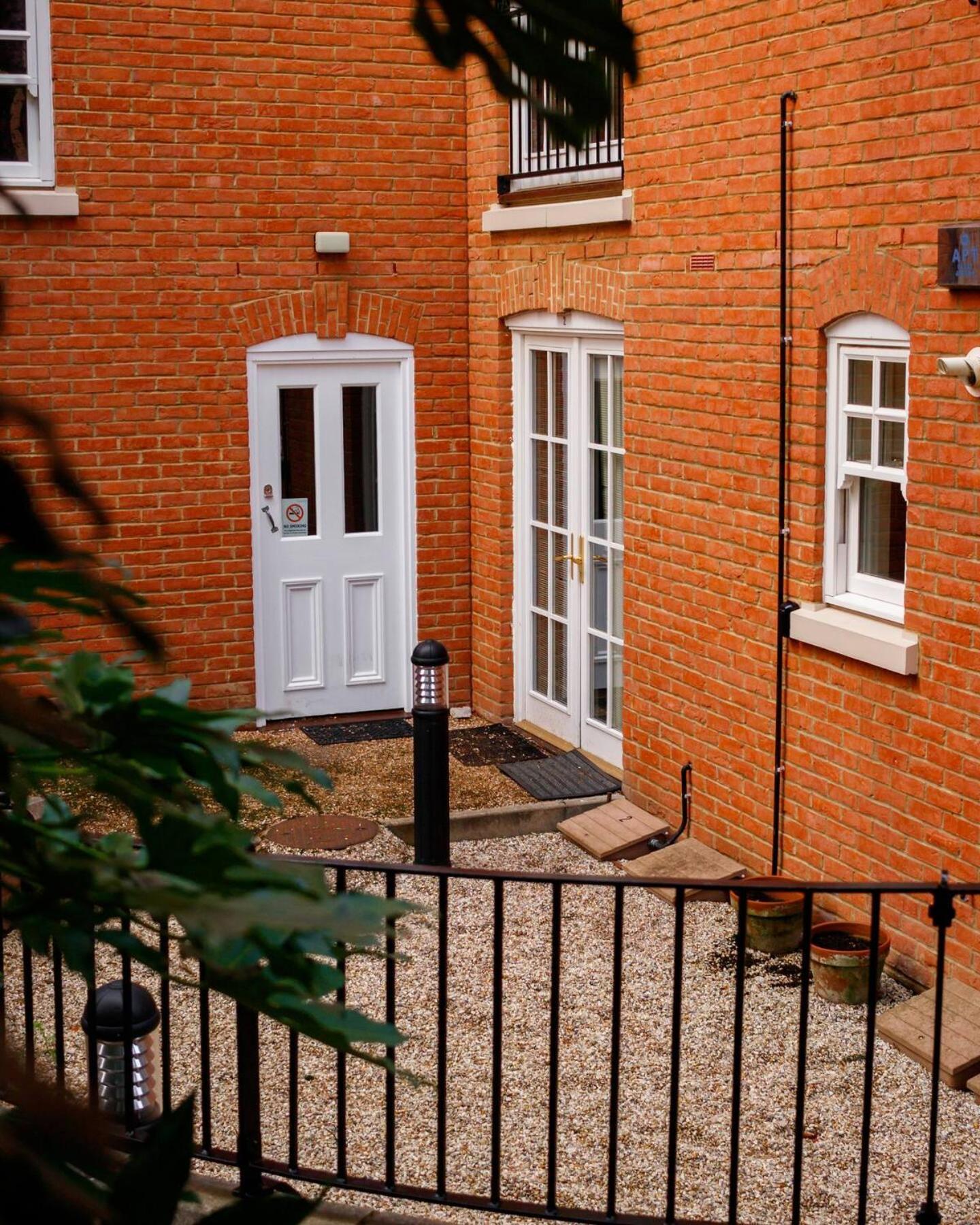 Pass The Keys Quiet 2-Bed Apartment On The Ground Floor Canterbury Bagian luar foto